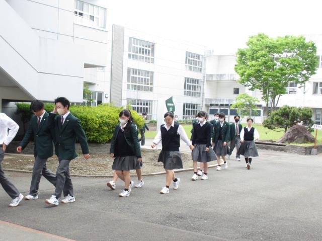 秋田県御所野学院高等学校 制服 クリアランス 夏服