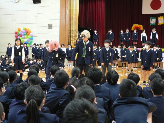 山口市立湯田小学校制服 山口市立湯田小学校で「青少年赤十字（JRC）加盟登録式」を行いました